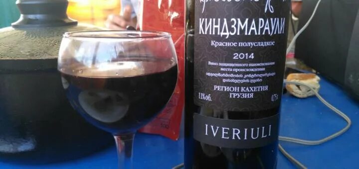Киндзмараули тетри шаури. Киндзмараули грузия. грузинское вино киндзмараули. долина грузии киндзмараули вино. вино киндзмараули красное полусладкое.