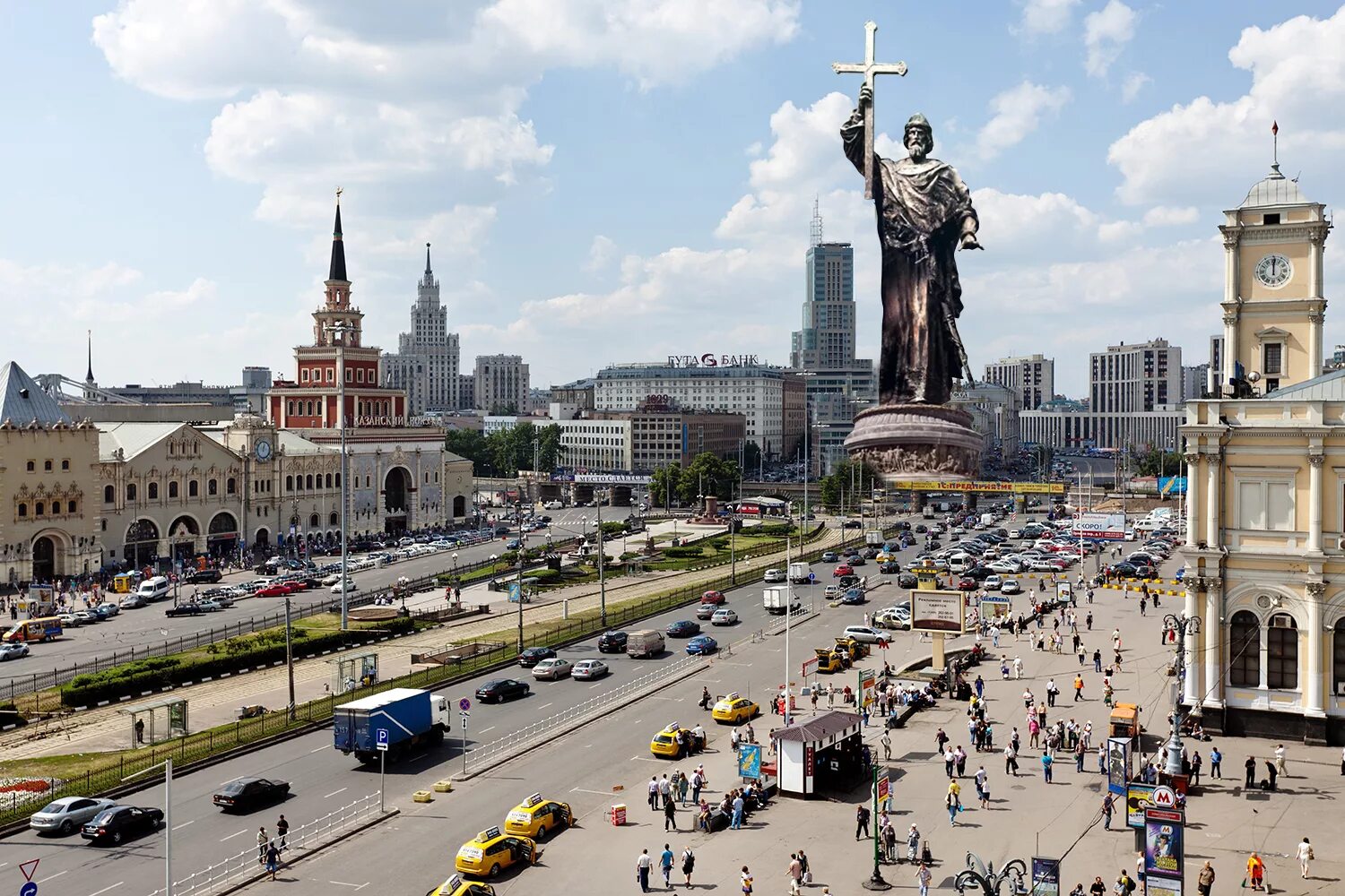 Сообщники москва. Площадь 3х вокзалов в Москве. Комсомольская площадь 3 вокзала. Москва три вокзала площадь трех вокзалов. Площадь трех вокзалов Каланчевская.