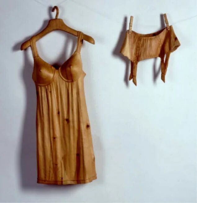 Скульптор Ливио де Марчи. Деревянные вещи. Одежда из дерева. Платье из дерева. Деревянное белье купить