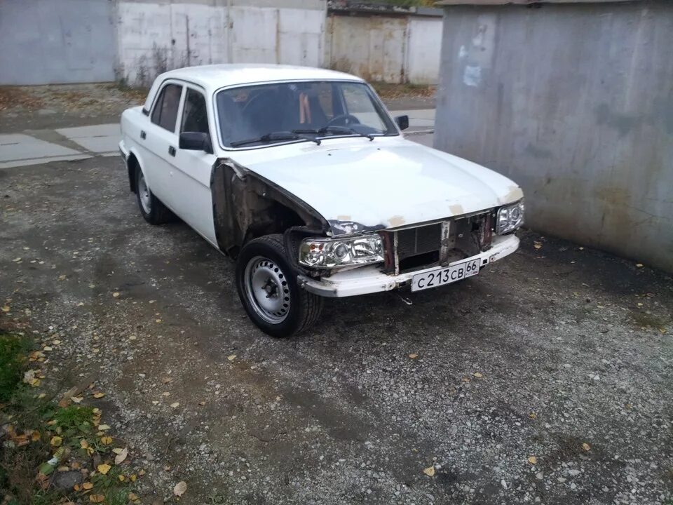 Сайт волга видео. Волга 3110 с фарами от газ 3102. газ 3110 фары от маза. волга газ 31 10. фара газ 3102.