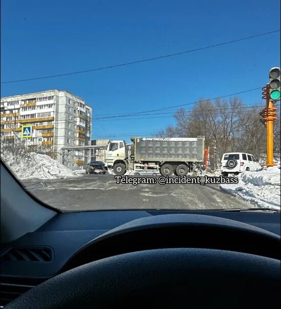 ДТП на Терешковой Кемерово. Затор. Ул Терешковой 14 Кемерово. Разворот на Терешковой. Ремонт моста в кемерово на терешковой