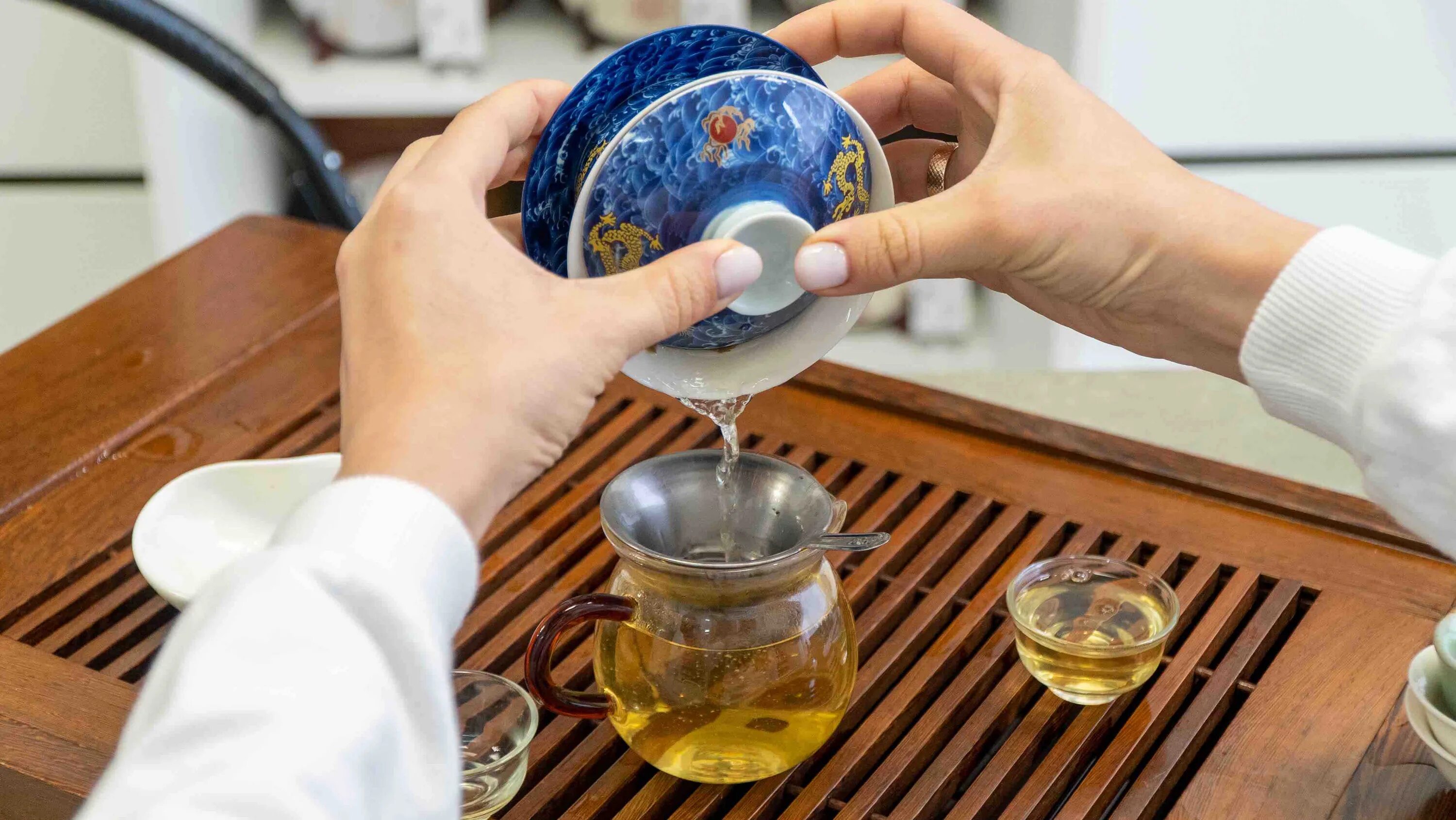 Правильная заварка. Чай пуэр заварка. Приготовление китайского чая. Заварник для чая пуэр. Чайная церемония пуэр.