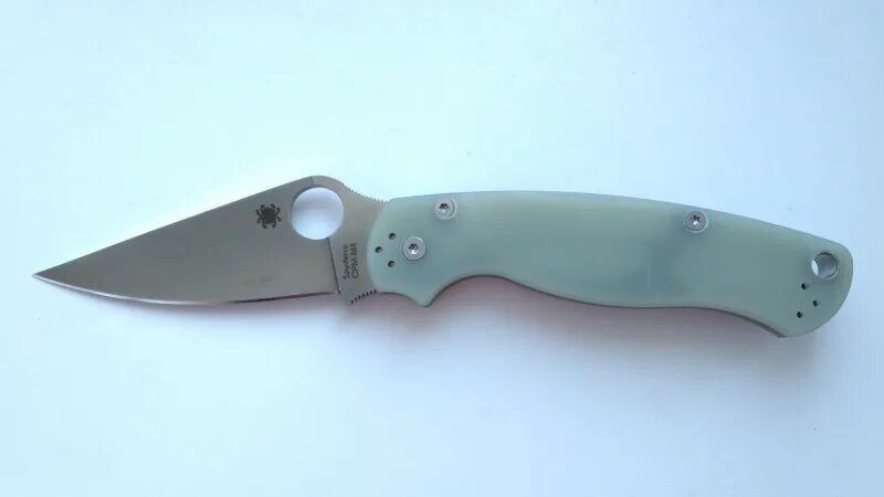 Реплики ножей спайдерко. Spyderco Paramilitary 2. Нож Spyderco Paramilitary 2. Спайдерко парамилитари реплика. Нож Spyderco Paramilitary.