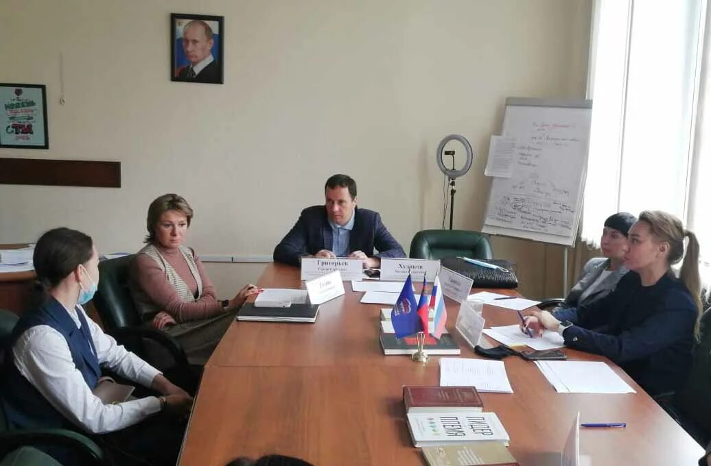 Минтруд кузбасса. Рук распадская угольная компания. Труда кузбасса. Гришин министр труда кузбасса. Министр труда и занятости населения кузбасса.