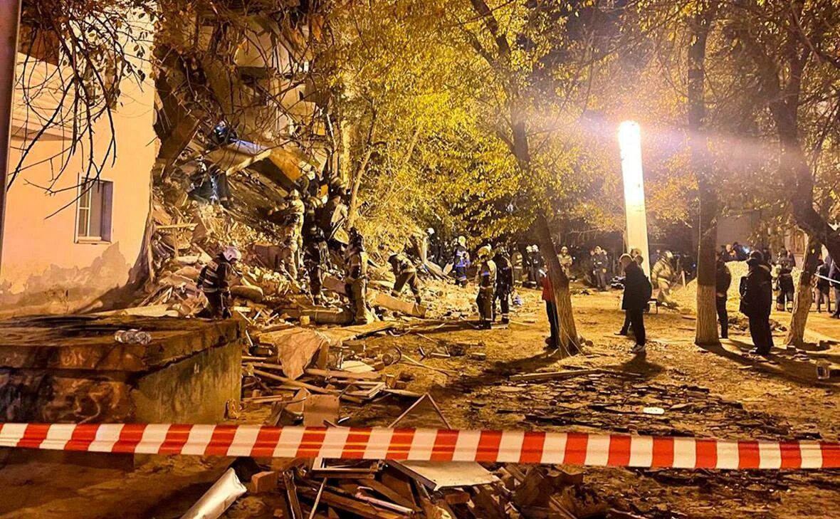 Рухнуло общежитие. Взрыв газа астрахань 2012 год. Обрушение астрахань. Обрушение дома астрахань 2023. 02.