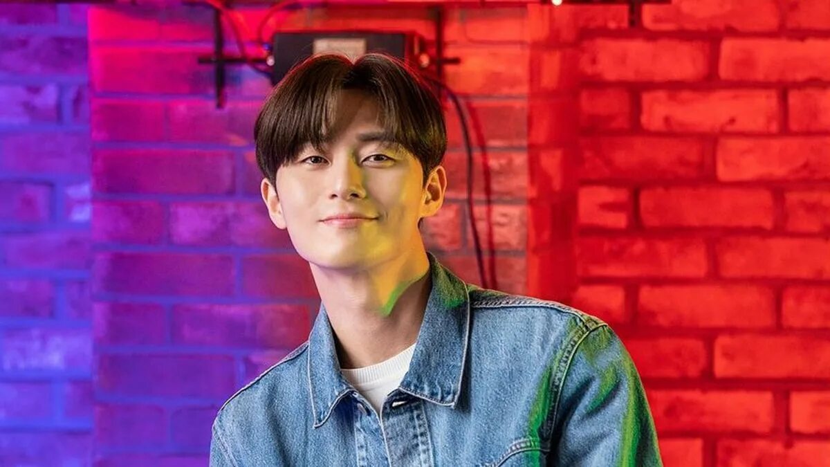 Bts v park seo joon. Park seo joon 2025. park seo joon marvel. choi woo shik.