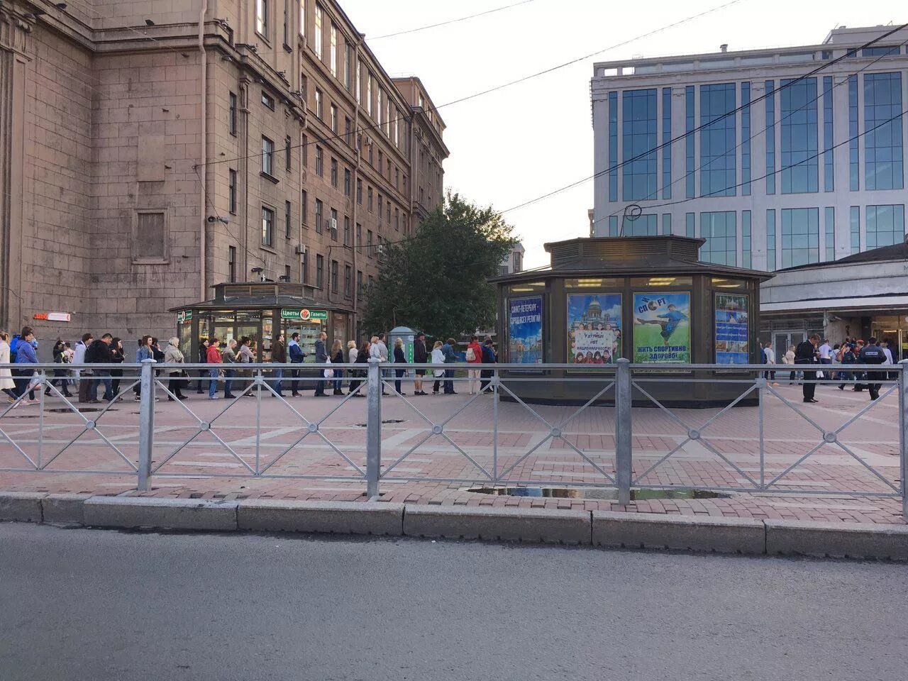 Tele2, салон продаж и обслуживания, Московский проспект, 141а, Санкт-Петербург -