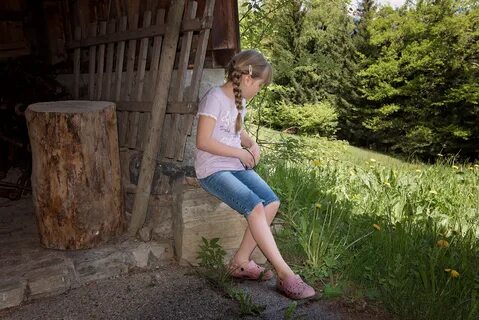 Женщина какая женщина какает