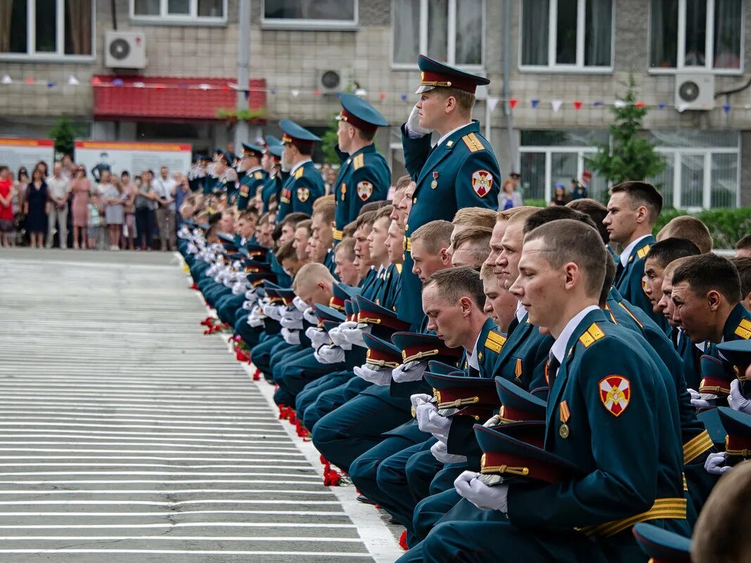 Новосибирский институт войск национальной гвардии РФ. Новосибирск НВИ военный институт. Курсанты НВИ. Курсанты НВИ ВВ МВД.