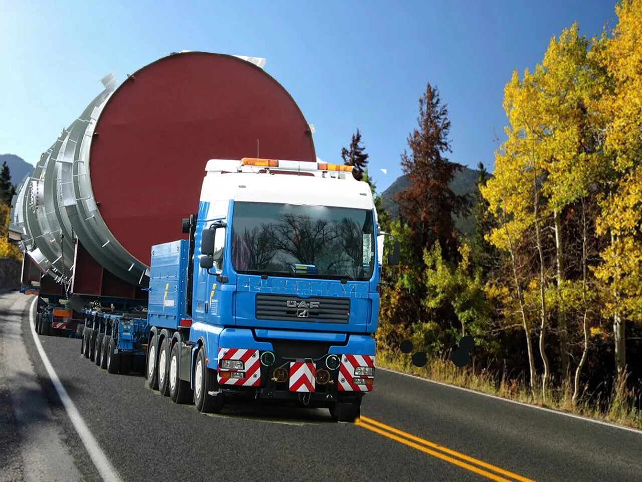 Перевозка грузов по пути. Volvo 500 негабарит. Негабарит 46 Мерседес. МАЗ цистерна негабарит. Негабаритный груз.