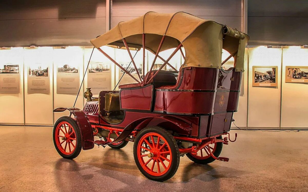 Автомобили 1 10. Де Дион-бутон 1905 год. Автомобиль de Dion-bouton 1912 г.. Руссо-Балт Тип с. Дореволюционный автомобиль.