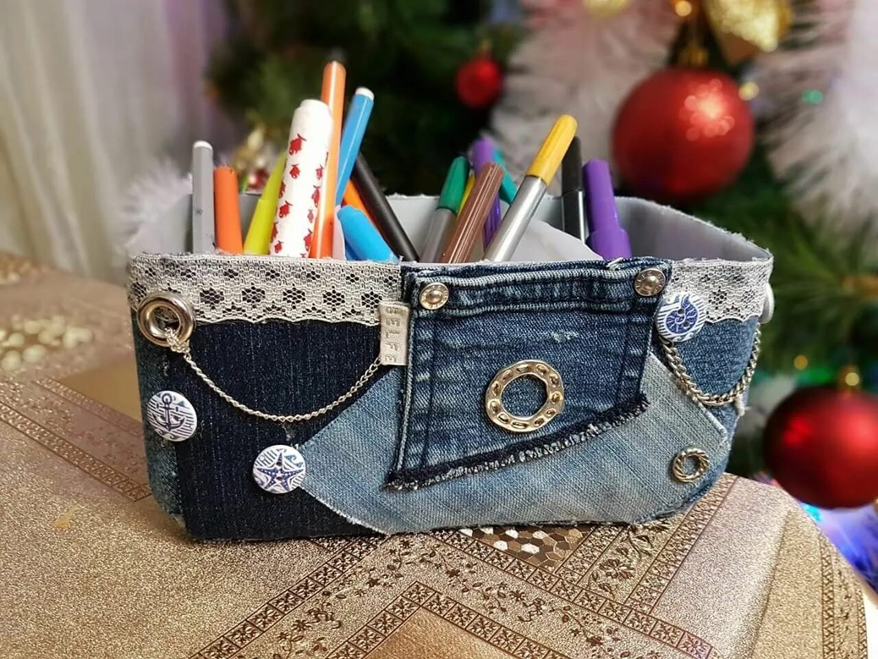 необычные органайзеры для канцелярских принадлежностей. органайзер для мальчика.