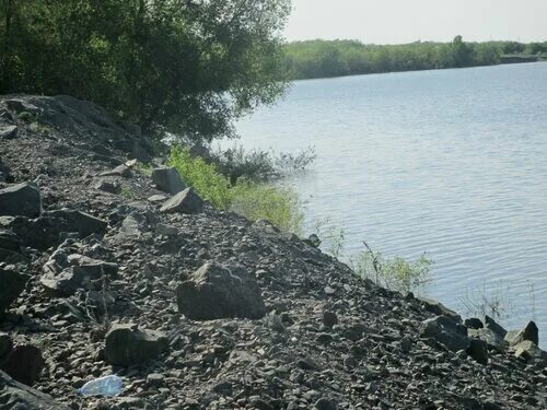 Сброс воды в сорочинском водохранилище