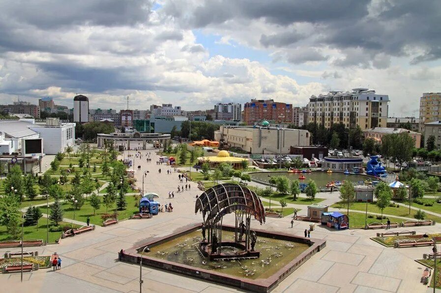 Сквер цветного бульвара тюмень. Александровский парк тюмень. Гилевская роща тюмень лето. Тюмень парки и скверы. Город тюмень парк.