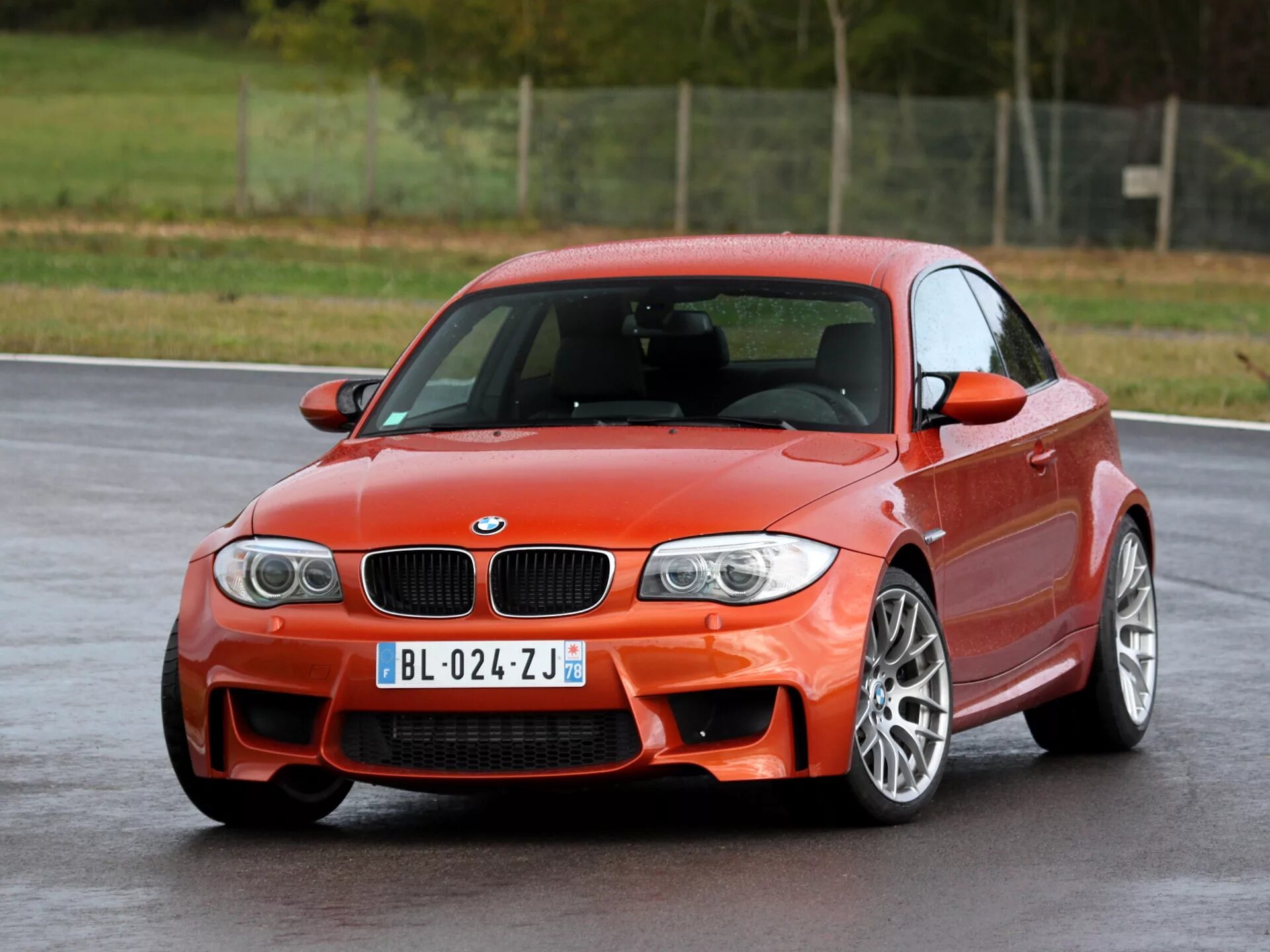 БМВ е87. BMW 1 e87. BMW m1 e81. BMW 1 Series m Coupe e82. Bmw 1 e81