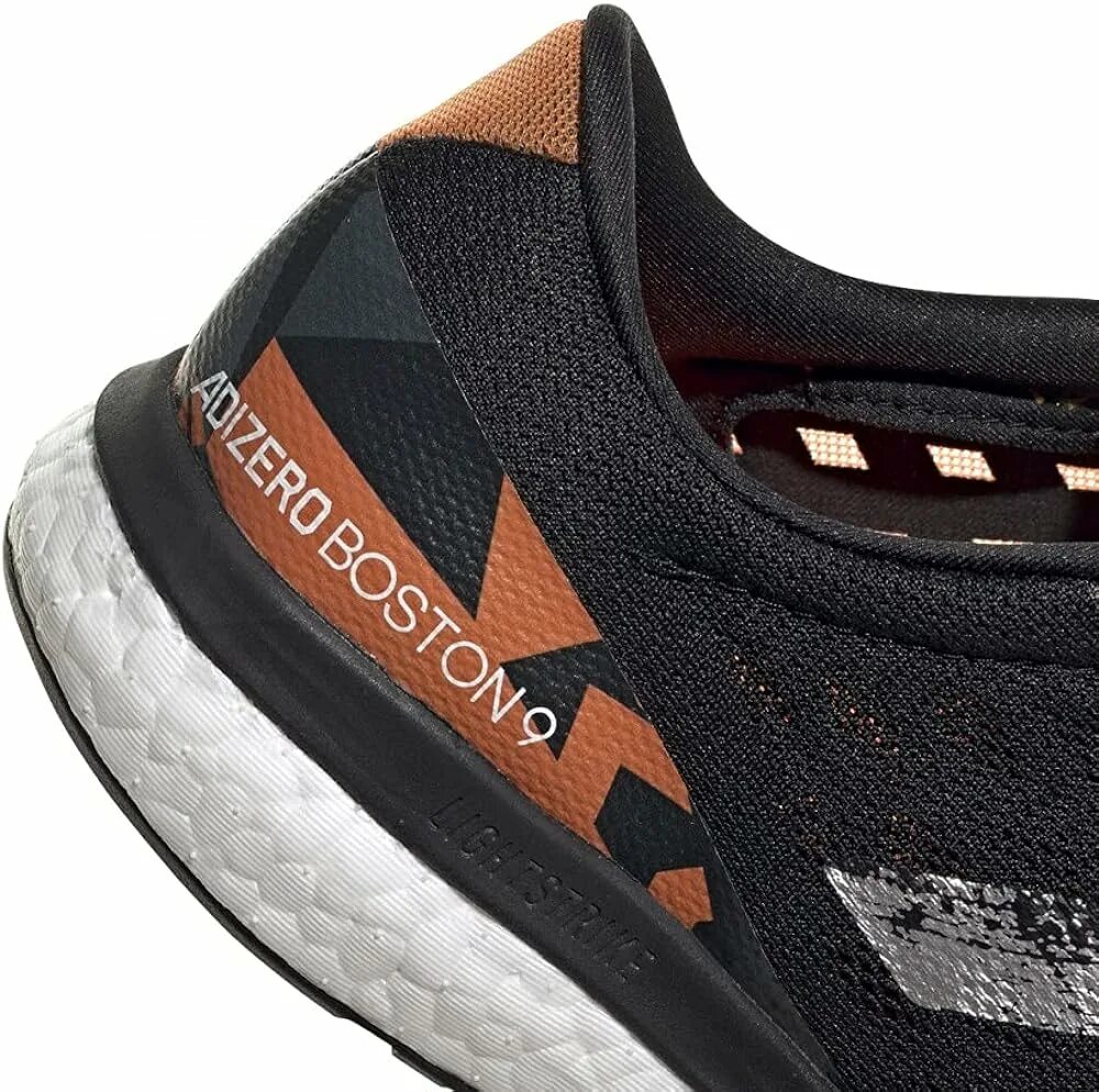 Бостон игрок под номером 9. Linus ullmark boston bruins. Бостон 9 9. Бостон 9 9. Брэд маршанд.