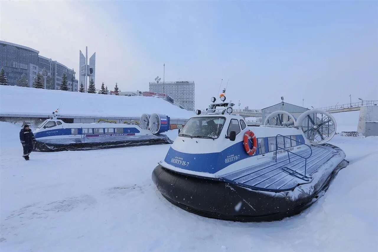 Судно на воздушной подушке самара. Воздушная подушка переправа самара рождествено. переправа самара рождествено зимой. зимняя переправа из самары в рождествено. рождественно поселок самарская область переправа.
