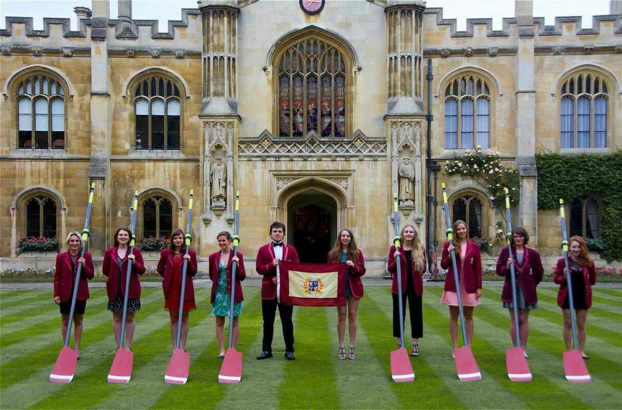 Students cambridge cambridge university. Кристи колледж Кембридж. Кембриджский, Оксфордский, университет Глазго.. Университет в Лондоне Кембридж.