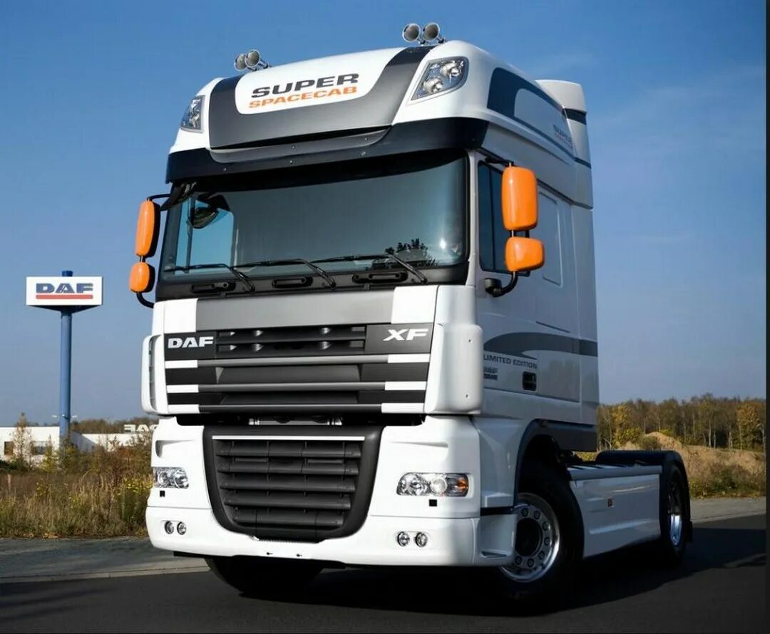 DAF xf95 105. DAF XF 105. DAF XF 105 тягач. DAF XF 105 super Space Cab Limited. Машина дав производитель