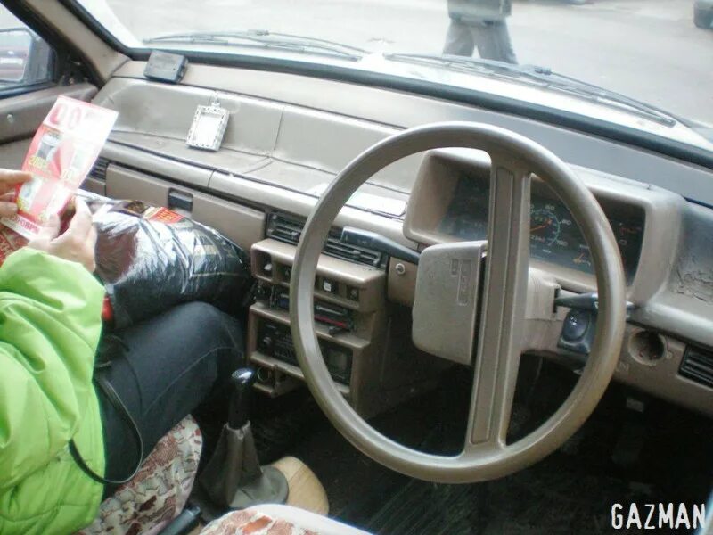 Чем отличается левый руль от правого. Тойота рав 4 1998 салон. Чем отличается левый руль от правого. Чем отличается левый руль от правого. Rav4 1 поколение салон.