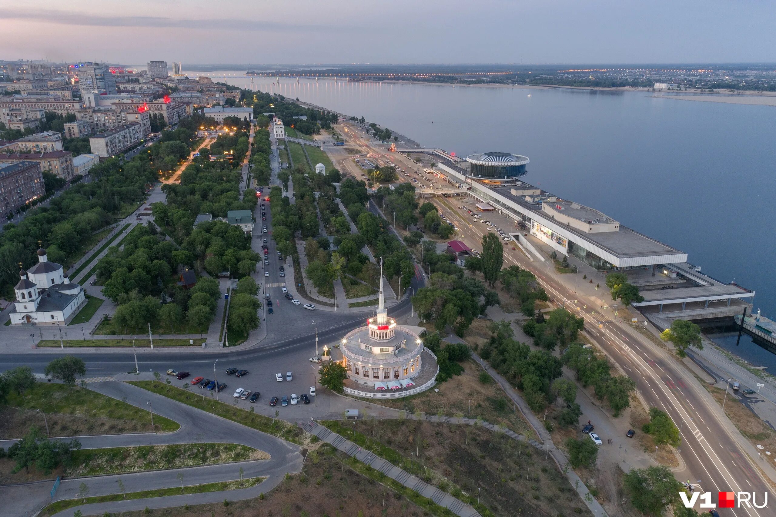 Центральная набережная волгограда. Набережная Волгоград. Волгоград центр набережная. Волгоград Центральный район набережная.