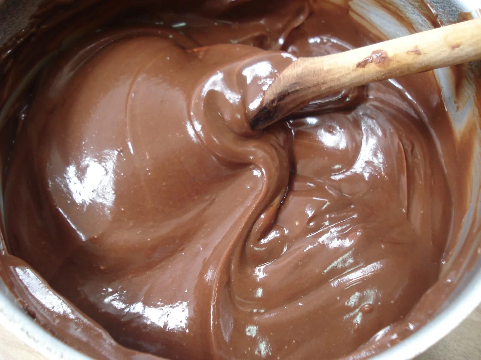 Шоколадный крем. Крем и шоколад. Крем из шоколада. Шоколадный крем для торта из какао.