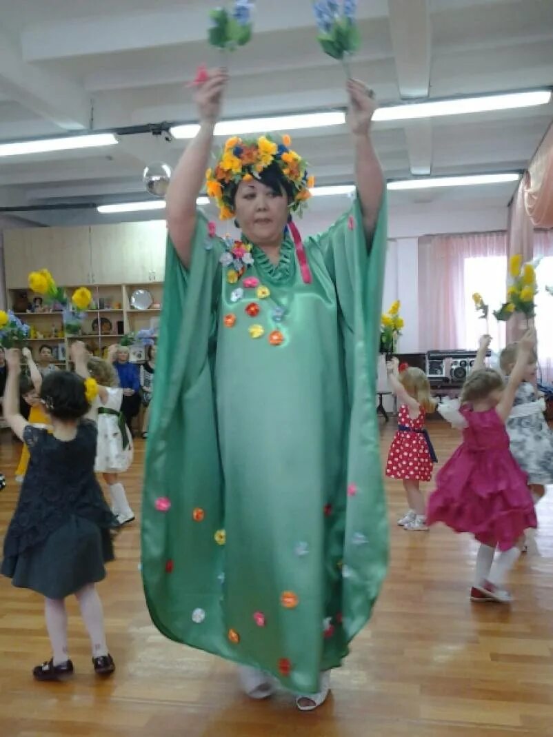 Бабушка на утреннике в детском саду