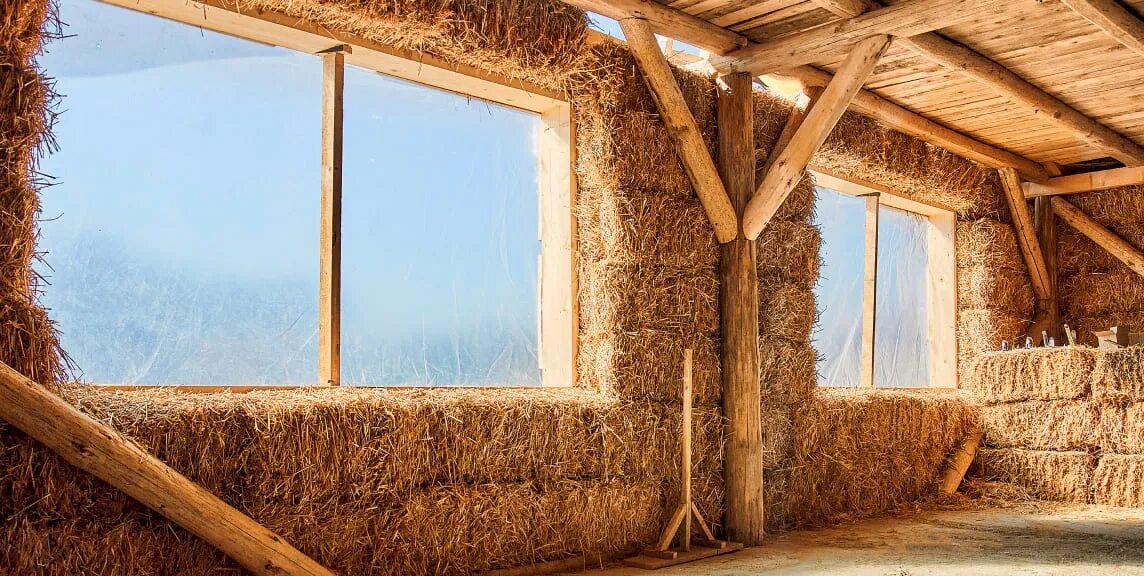 Стены из соломы. Экодом из соломенных блоков. straw bale house. дом из соломы. домик из соломы.