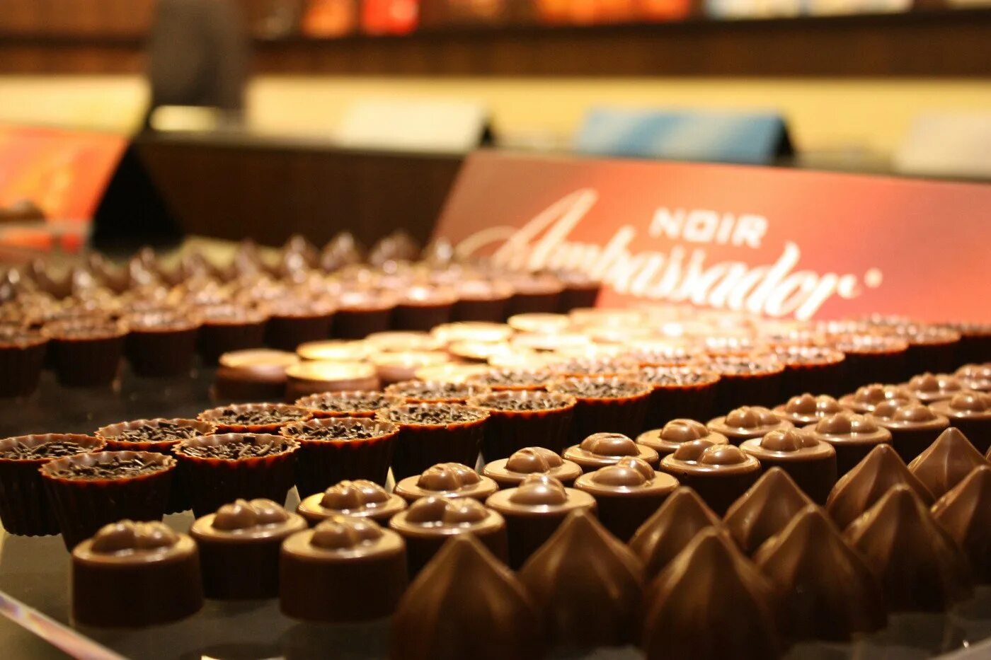 Лучший шоколад в москве. Швейцарский шоколад Cailler. Cailler шоколадная фабрика. Альпрозе шоколадная фабрика Швейцарии. Швейцария шоколадная фабрика Цюрих.