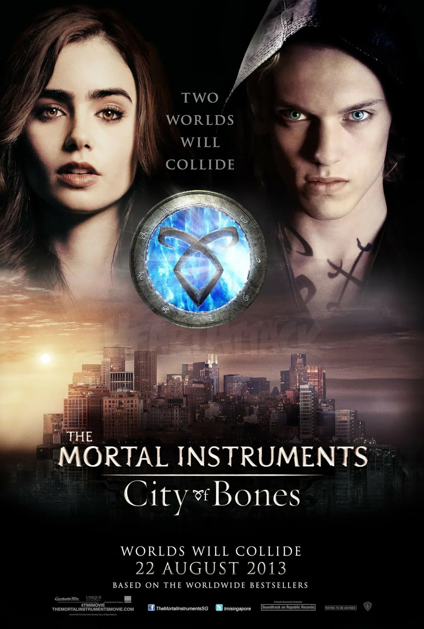 Город смерти город костей книга. The Mortal instruments: City of Bones 2013. The Mortal instruments: City of Bones 2013 poster. Кассандра Клэр город костей.