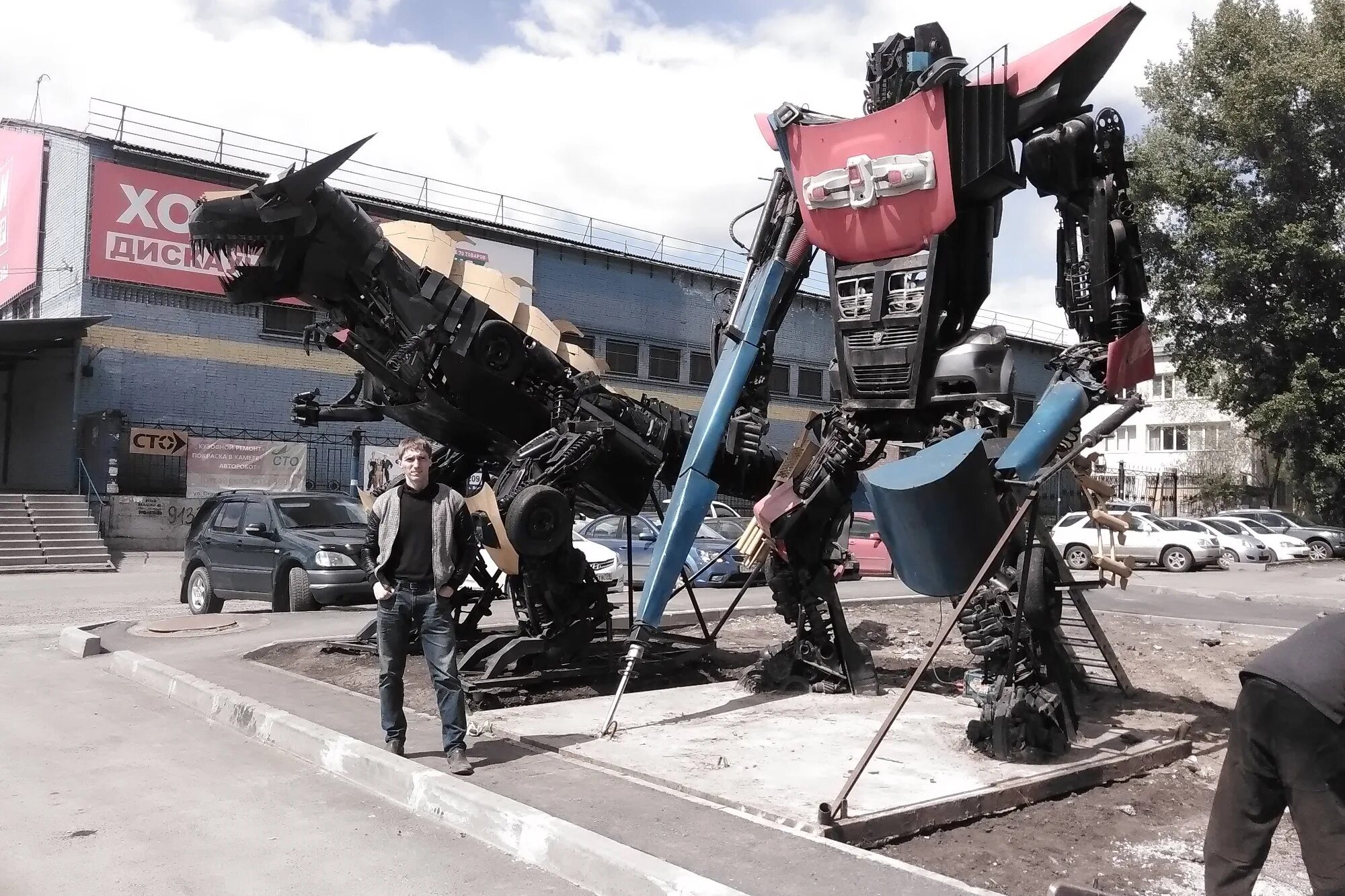 робот дрифт. шоу трансформеров бамблби и оптимус прайм. трансформеры хэдмастеры. трансформеры новосибирск. трансформер новосибирск конструкции.