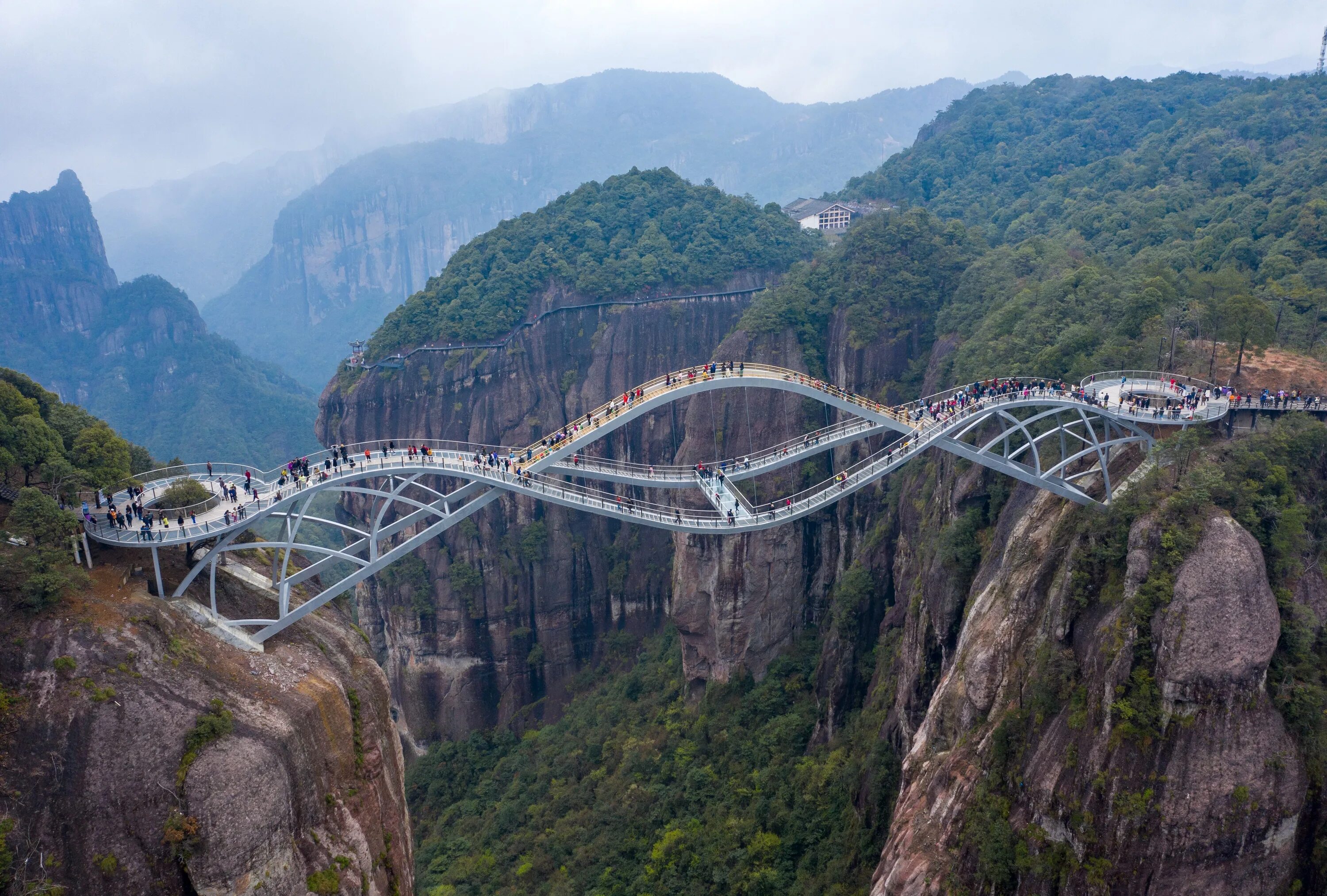 Стеклянный мост тайланд. Мост Ruyi в провинции Чжэцзян. Мост Жуйи в Китае. Ruyi Bridge Китай. Национальный парк Чжанцзяцзе Китай стеклянный мост.