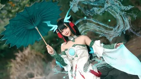 Lily cosplay
