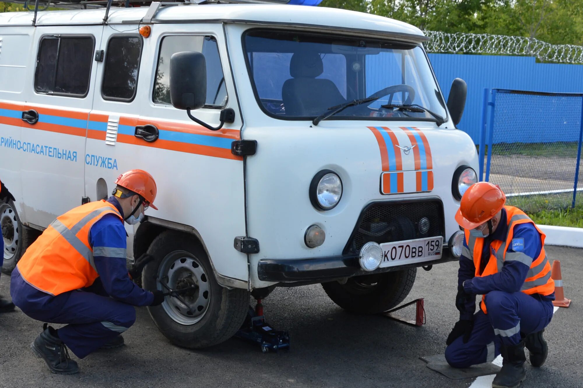 Автомобиль аварийной службы. Аварийная газовая служба. Аварийная черкесск