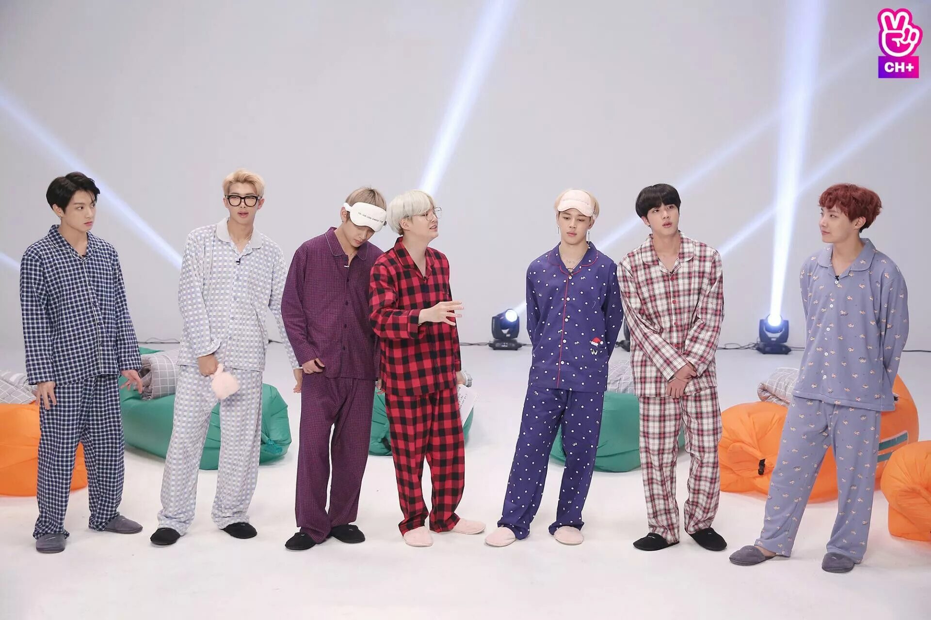 Сколько ран бтс. Ран бтс эпизод 31. бтс шоу ран бтс. bts - 달려라 방탄. ран бтс 2017.