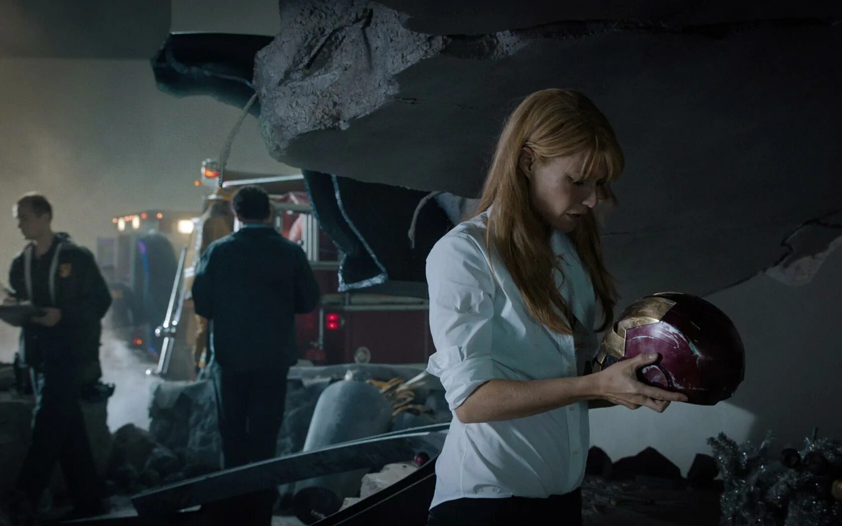 Железный человек 3 iron man 3. Пеппер поттс железный человек 3. железный человек 3 фильм 2013. железный человек 3 кадры из фильма. пеппер поттс кадры.