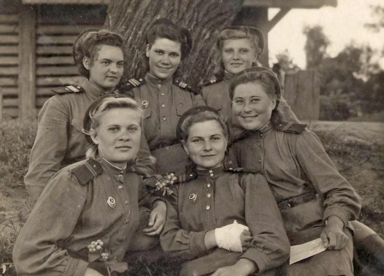 Военная история моей семьи. Зенитчицы 1941-1945. Зенитчицы 1941. Девушки зенитчицы на войне 1941-1945. Зенитчицы 1945.