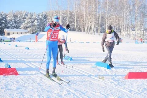 В соревнованиях по лыжным гонкам для обгона