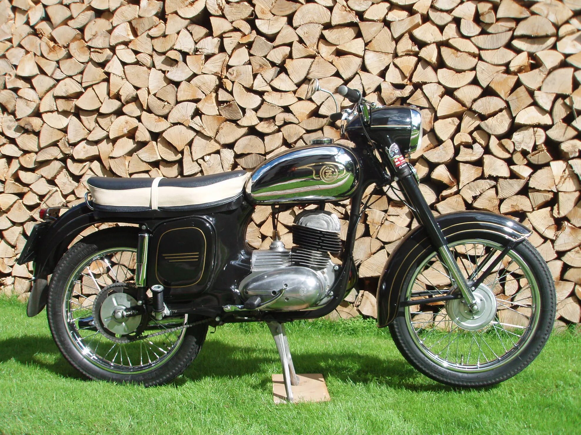 E b r 1963
