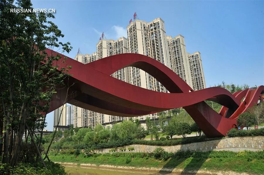 Lucky bridge. Пешеходный мост changsha lucky knot. мост lucky knot, чанша, китай.. китай чанша хунань. город чанша.