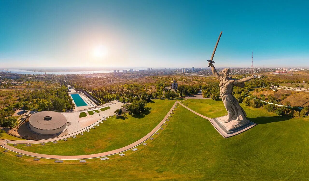 Хозяйство города волгограда. Мемориальный комплекс Родина мать Волгоград. Мемориальный комплекс Мамаев Курган. Мамаев Курган Волгоград. Музей-заповедник Сталинградская битва Мамаев Курган.