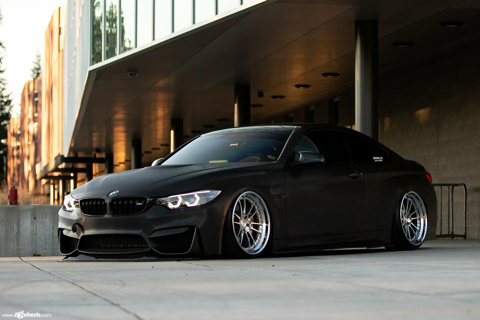 Бмв м5 матовая. BMW 4 stance. BMW 4 F stance черная. БМВ м5 заниженная. BMW f82 stance.