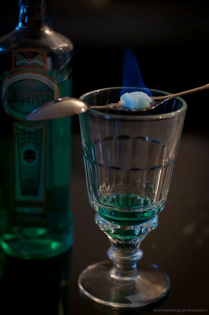 Абсент москва. Абсент 60 градусов. абсент absinthe. абсент 95 градусов. абсент глюкогенный.