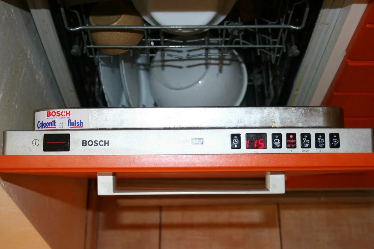 Посудомойка бош кнопки. Посудомоечная машина бош sd11xt1b. Посудомоечная машина Bosch встраиваемая кнопки управления. Посудомойка бош панель управления. Посудомоечная машина Bosch spv2hmx4fr индикаторы.