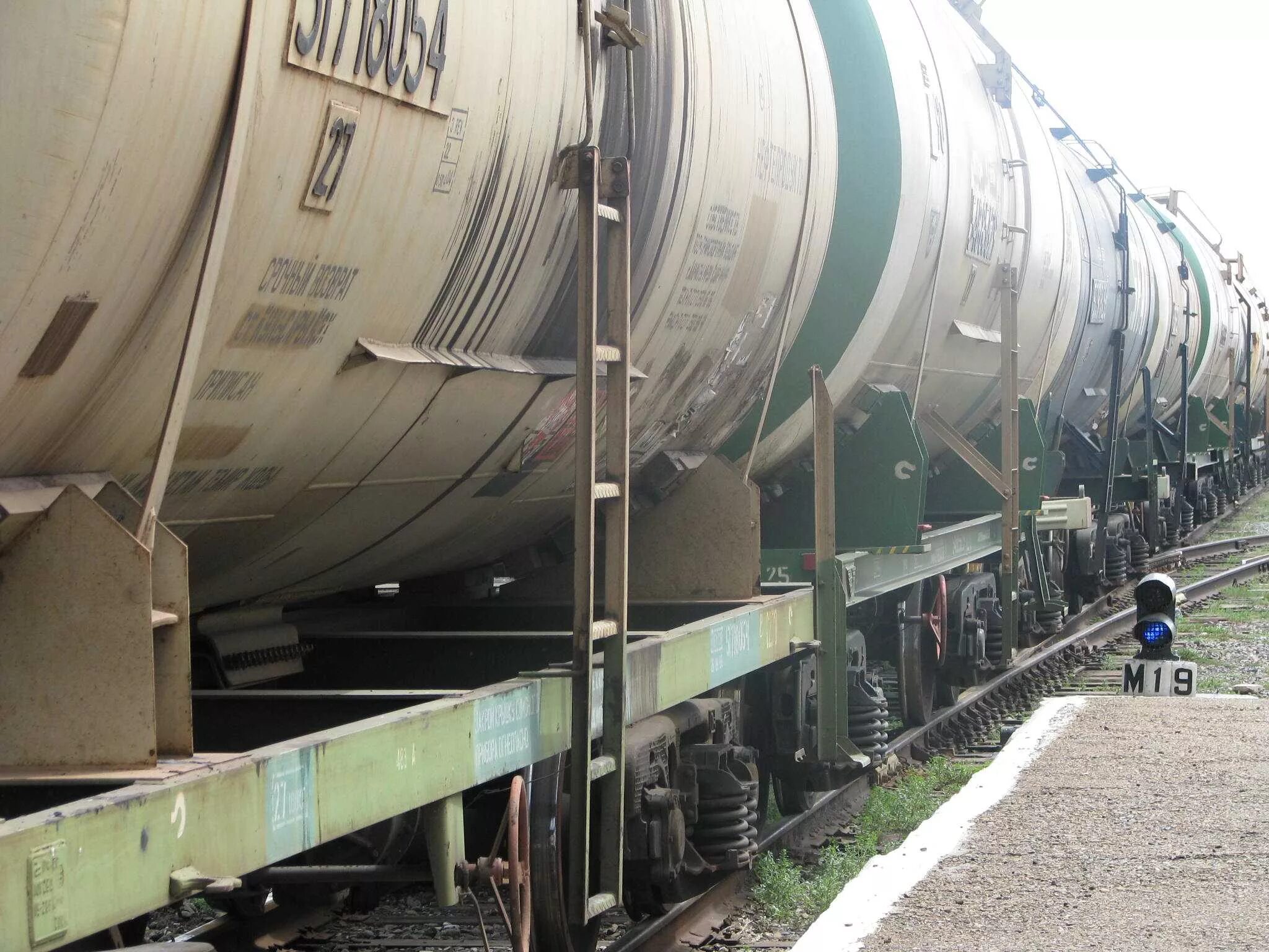 Грузовые железнодорожные перевозки. Товарный поезд начали разгружать в 7ч. Фгк крытые вагоны. Товарный поезд начали разгружать в 7ч. Грузовые составы транссиб.