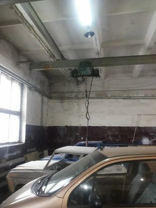 Сниму отапливаемый гараж. Подвес для автобокса в гараже. аренда отапливаемого бокса. поднять автобокс в гараже к потолку. чем обогреть гаражный бокс.