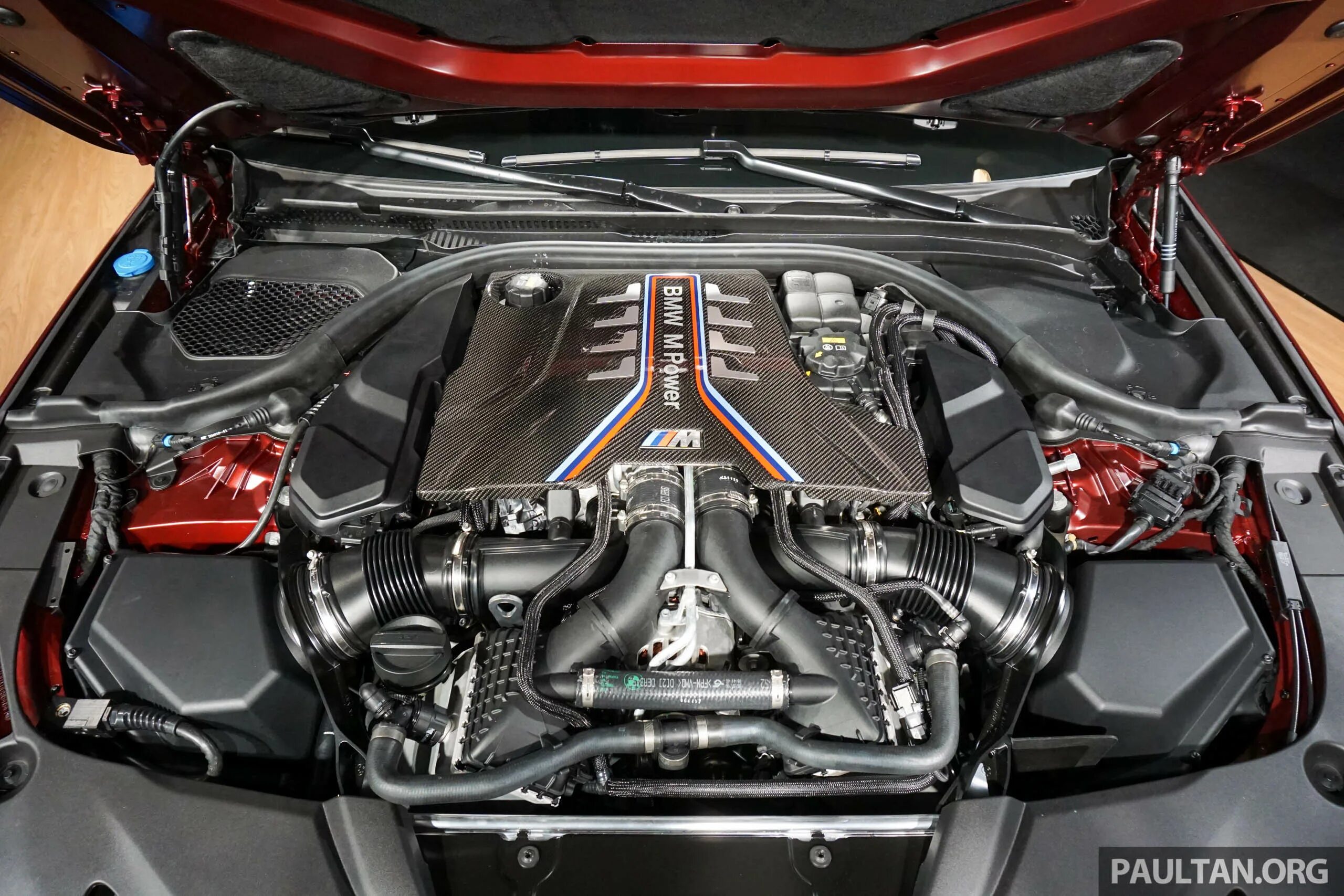 Бмв ф90 двигатель. BMW m5 f90 engine. Мотор БМВ м5 ф90. M5 f90 мотор. Двигатель BMW m5 Competition f90.