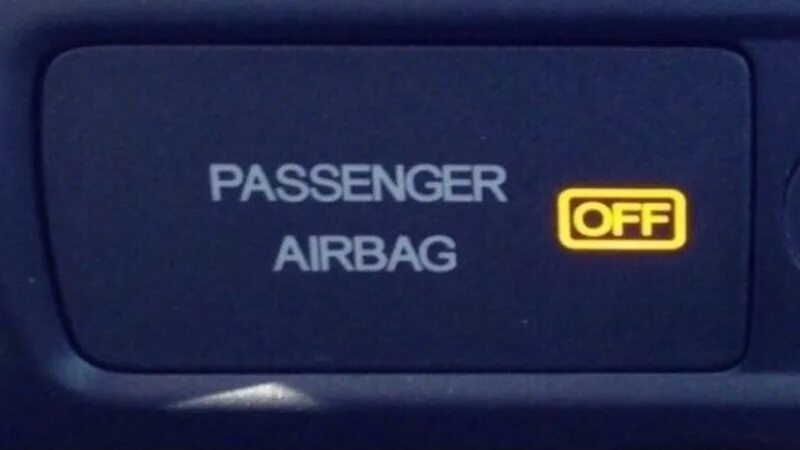 Airbag off. Passenger airbag off Passat b6. Заглушка Pass airbag off Mazda. Airbag надпись. Passenger airbag on горит.