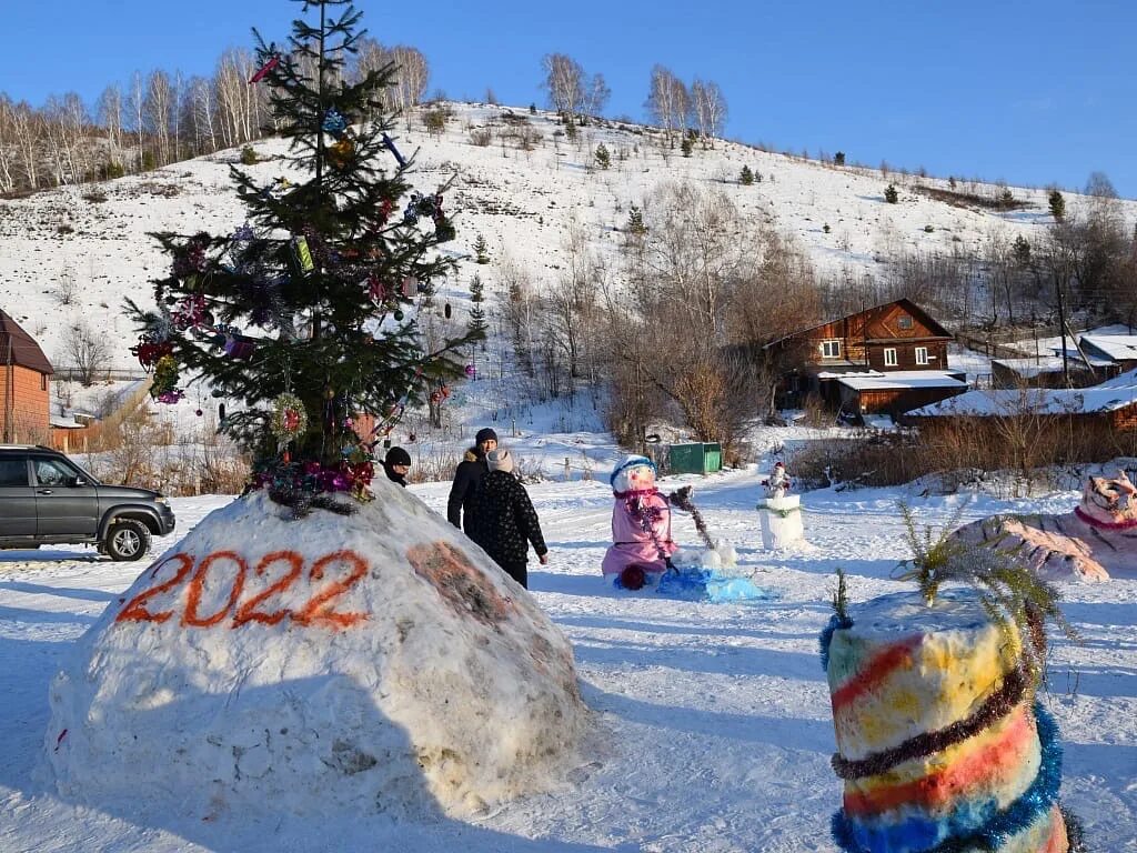 Конкурсы горно алтайск. Горно-Алтайск зимой. Горно-Алтайск новый год. Новый год в Горном Алтае.