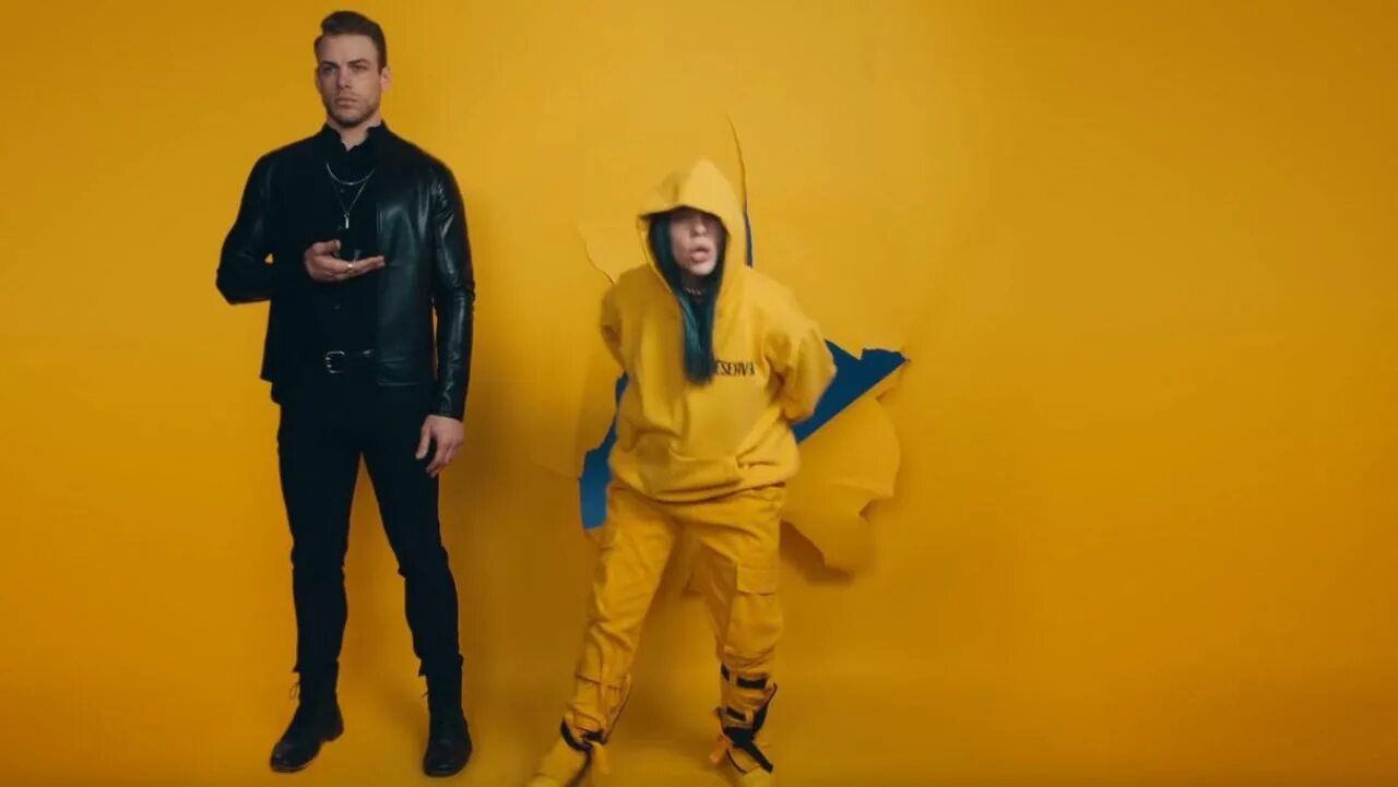 Bad small. Билли айлиш бэд гай. билли элиш бад гай. billie elish bad guy. билли айлиш в клипе bad guy в жёлтом.